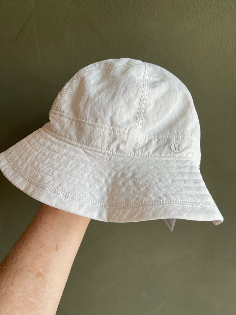 NWT Lululemon 6 panel bucket hat S/M